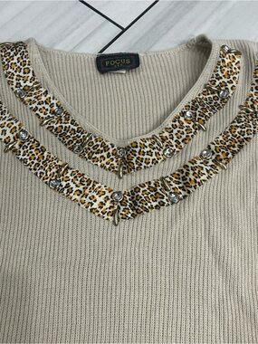 Vtg Focus USA Animal Print Rhinestone Sweater One Size Beige Mobwife 90 Cheetah